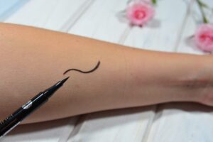 Perfect Eyeliner Deep Black&Waterresistant