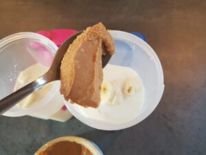 Koktajl bananowy z masłem orzechowym Ostrovit